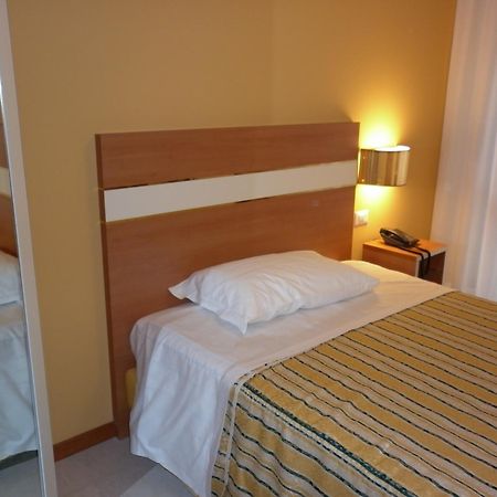 Hotel Gf Cesano Boscone Exterior photo
