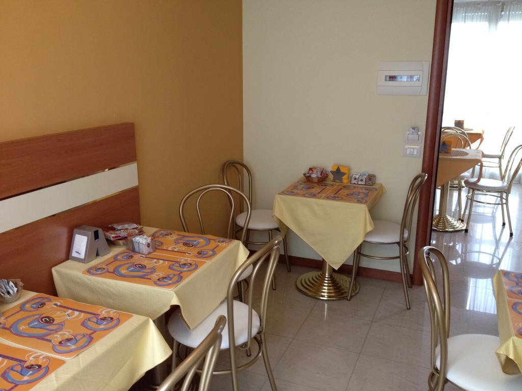 Hotel Gf Cesano Boscone Exterior photo