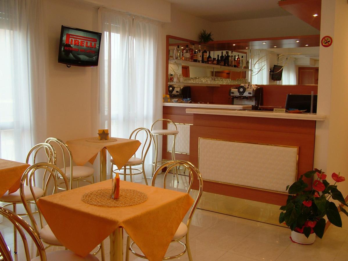 Hotel Gf Cesano Boscone Exterior photo